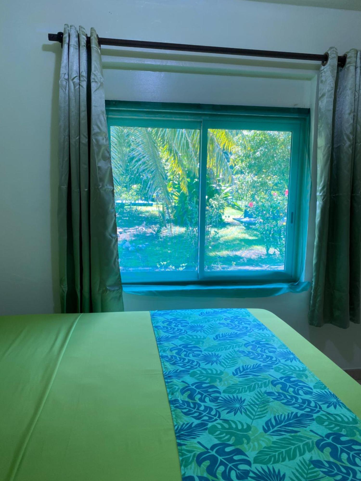 Chez Taua Maison Isolee Pas De Wifi Ni Bus Opoa Екстериор снимка